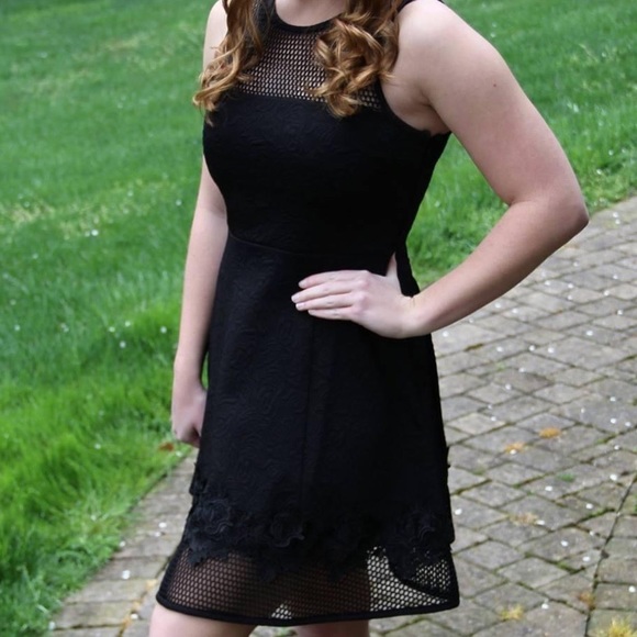 Express Dress - Picture 2 of 7